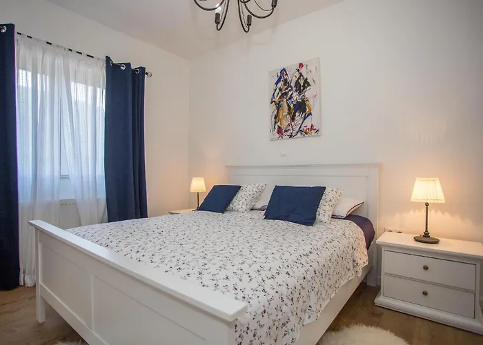 2 Bedroom Gorgeous In Holiday home Mali Ston