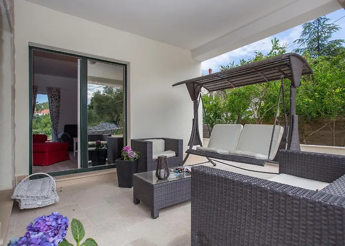 2 Bedroom Gorgeous In