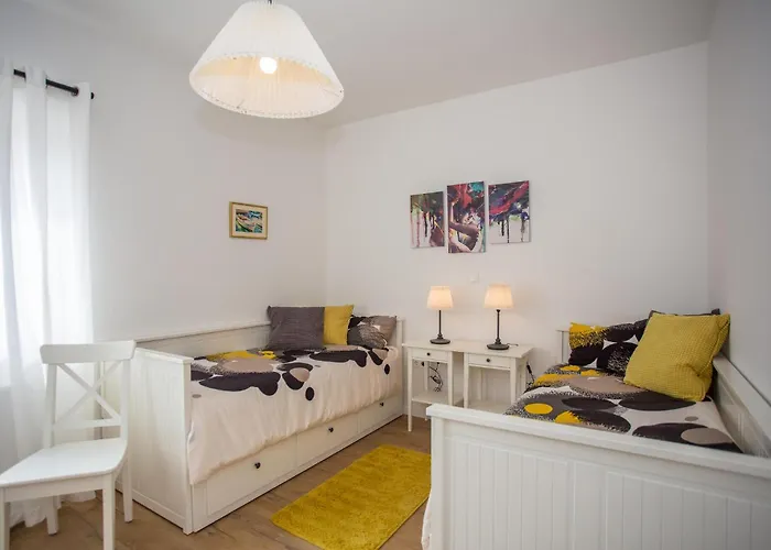2 Bedroom Gorgeous In Holiday home Mali Ston
