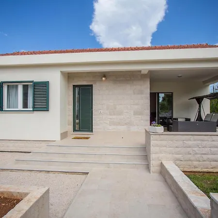 2 Bedroom Gorgeous In