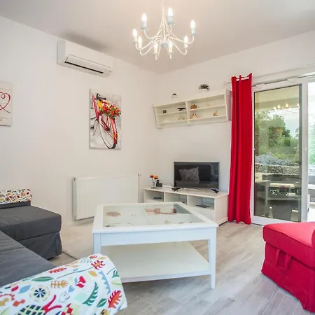 2 Bedroom Gorgeous In *