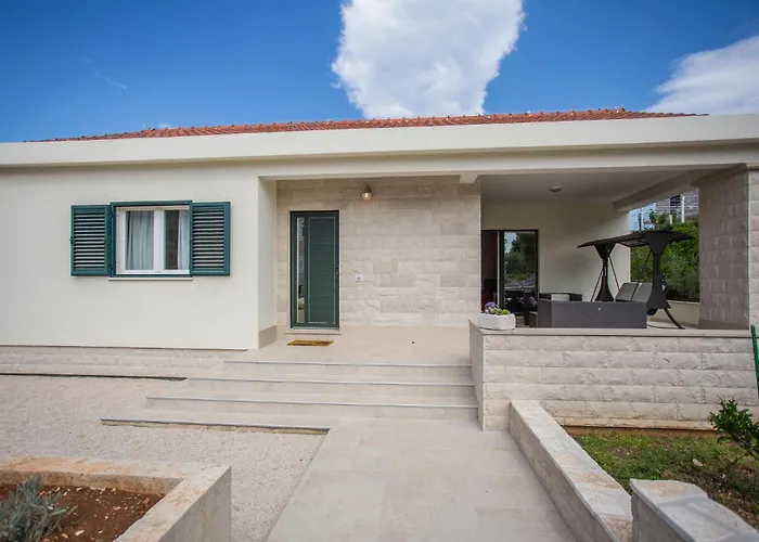 2 Bedroom Gorgeous In